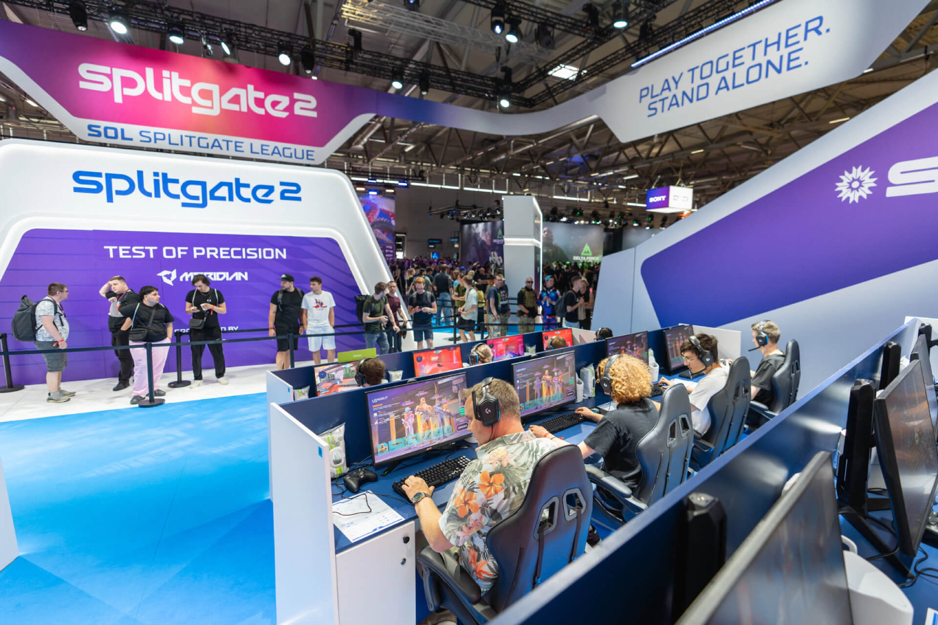 1047-Games-gamescom-Splitgate-2-trade-show-booth1