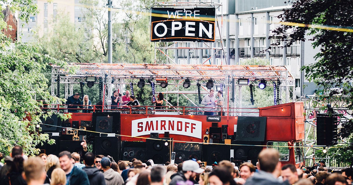 smirnoff-vodka-brand-activation-experiential-marketing-fgpg