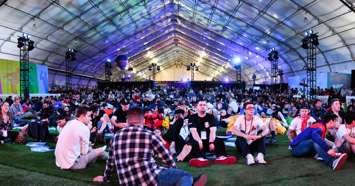 Fortnite-Epic-Twitchcon-Experiential-eSports-2018-001-1220x640