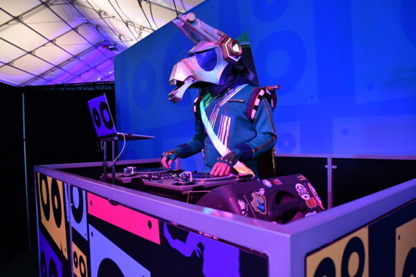 Fortnite-Epic-Twitchcon-Experiential-eSports-2018-003-600x400-1