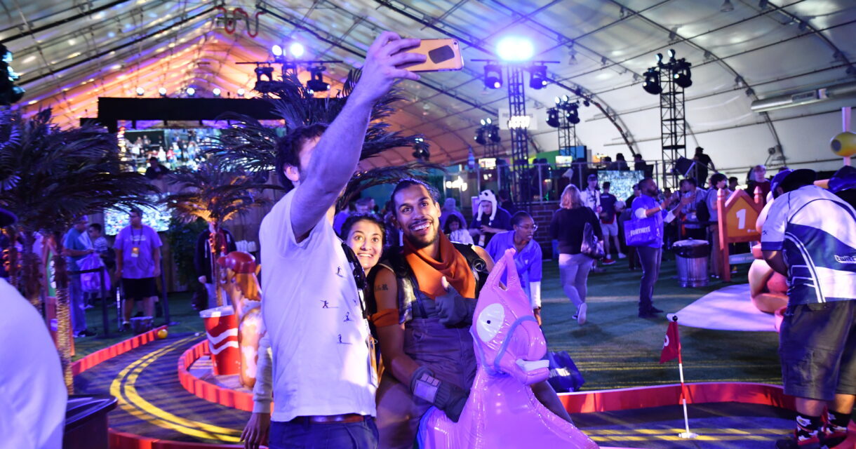 Fortnite-Epic-Twitchcon-Experiential-eSports-2018-004-1-1220x640