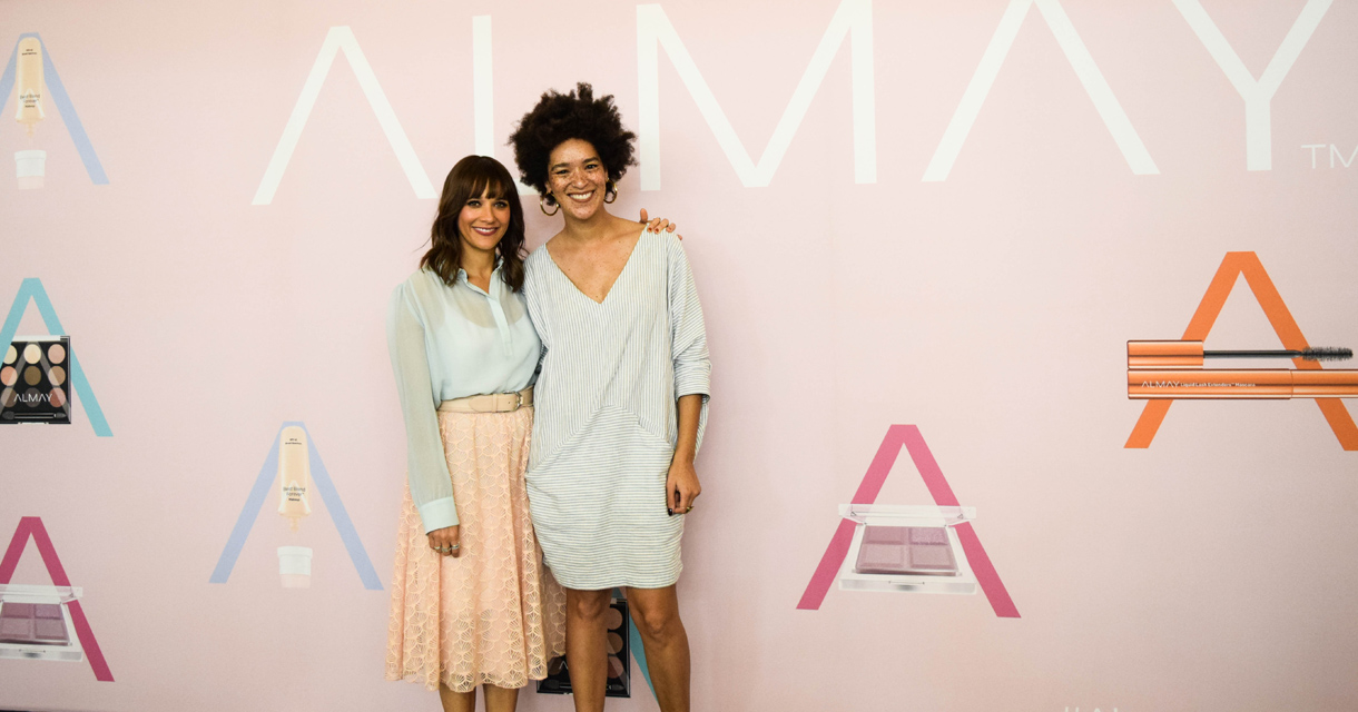 Rashida-Jones-Almay-PopUp