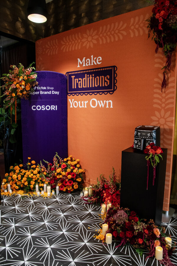 Vesync_Cosori-DDLM-Experience-Branding-Wall-FGPG-1-600x900