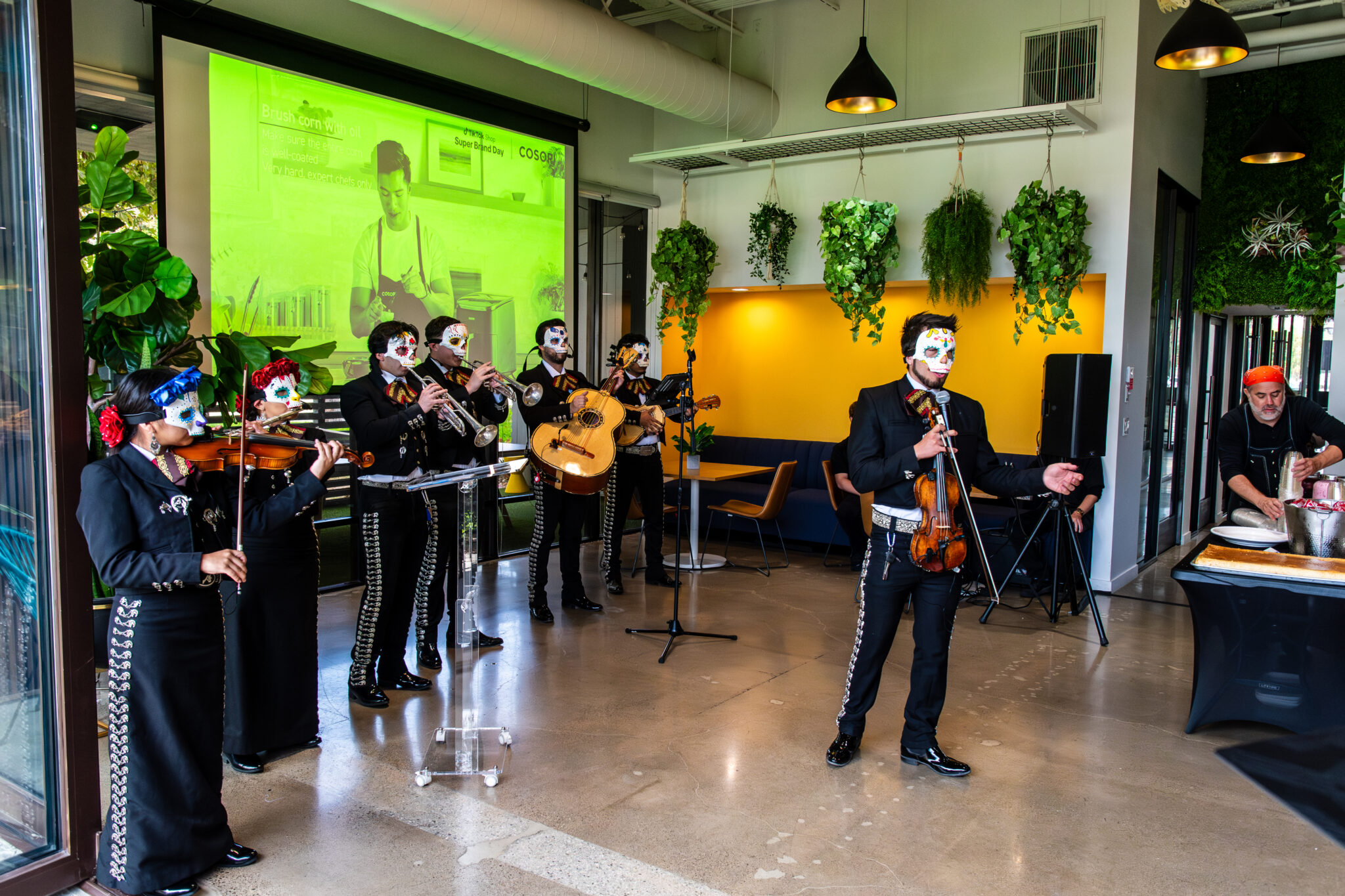 Vesync_Cosori-DDLM-Experience-Mariachi-4-FGPG-2048x1365