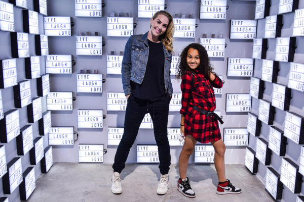 almay-influencer-event-brand-activation-happy-place-fgpg-lightbox-backdrop-1-600x400